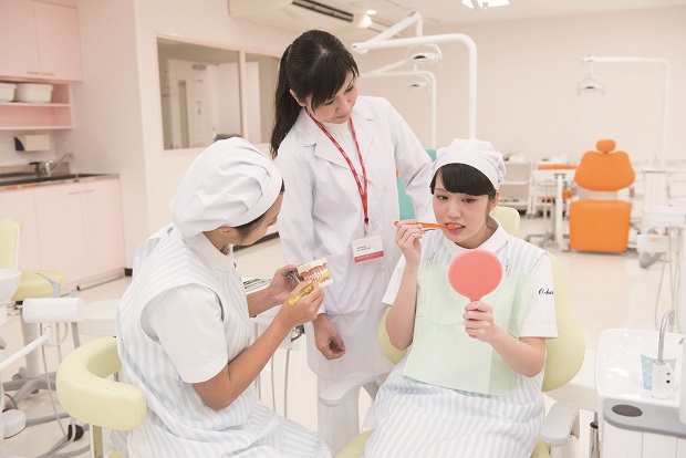 東京立川歯科衛生学院専門学校 の特長 1