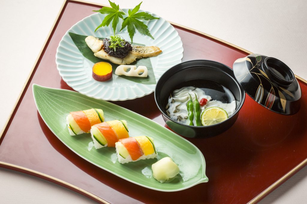 武蔵野調理師専門学校 【日本料理】手綱寿司&スズキの香味焼き