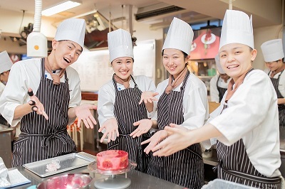 香川調理製菓専門学校 6月15日【製菓コース】レアチーズケーキ☆